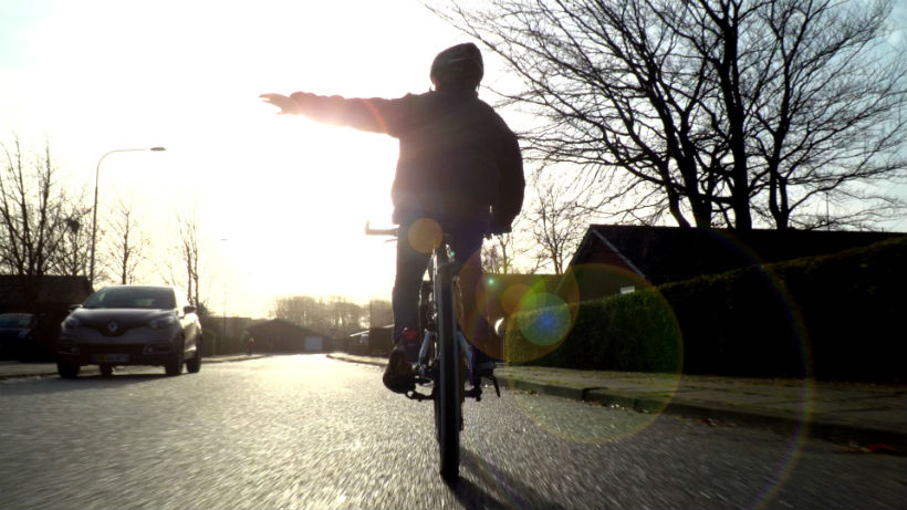 Barn på cykel